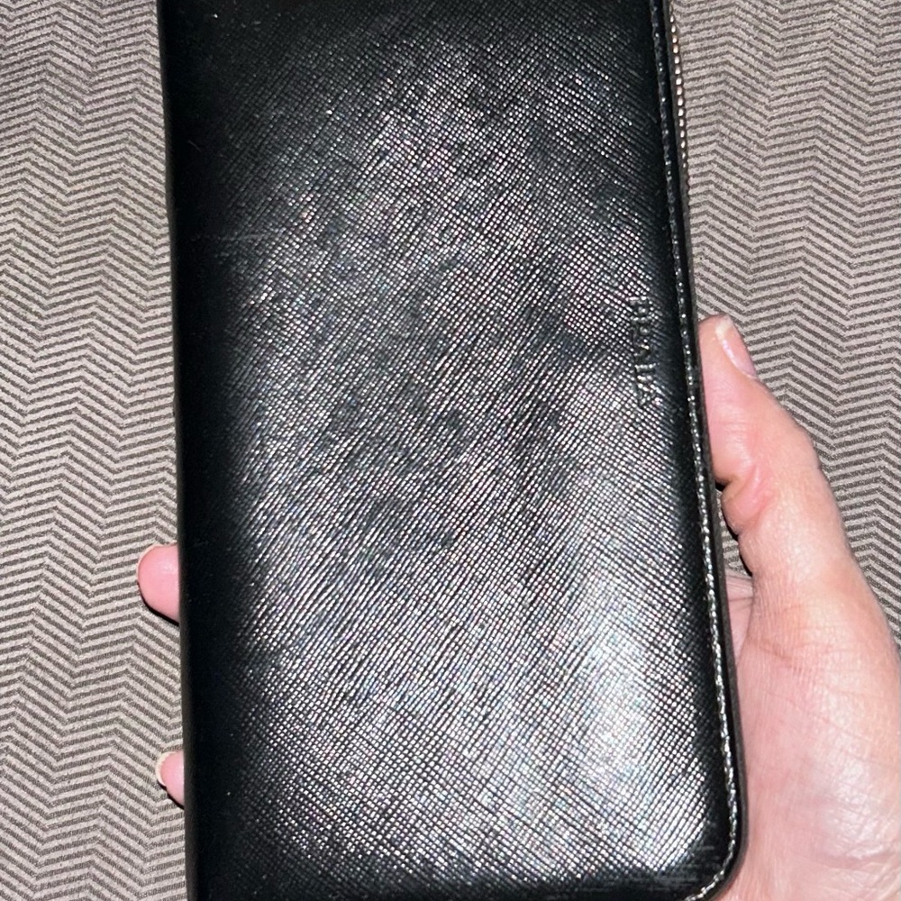 PRADA Leather Wallet EUC - Picture 9 of 9